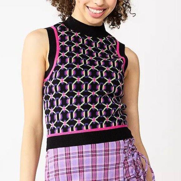 Juniors' SO Retro Geometric Sweater Vest - Picture 1 of 4